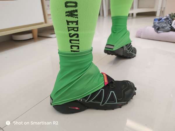 Stretchy Gaiter High — Volt